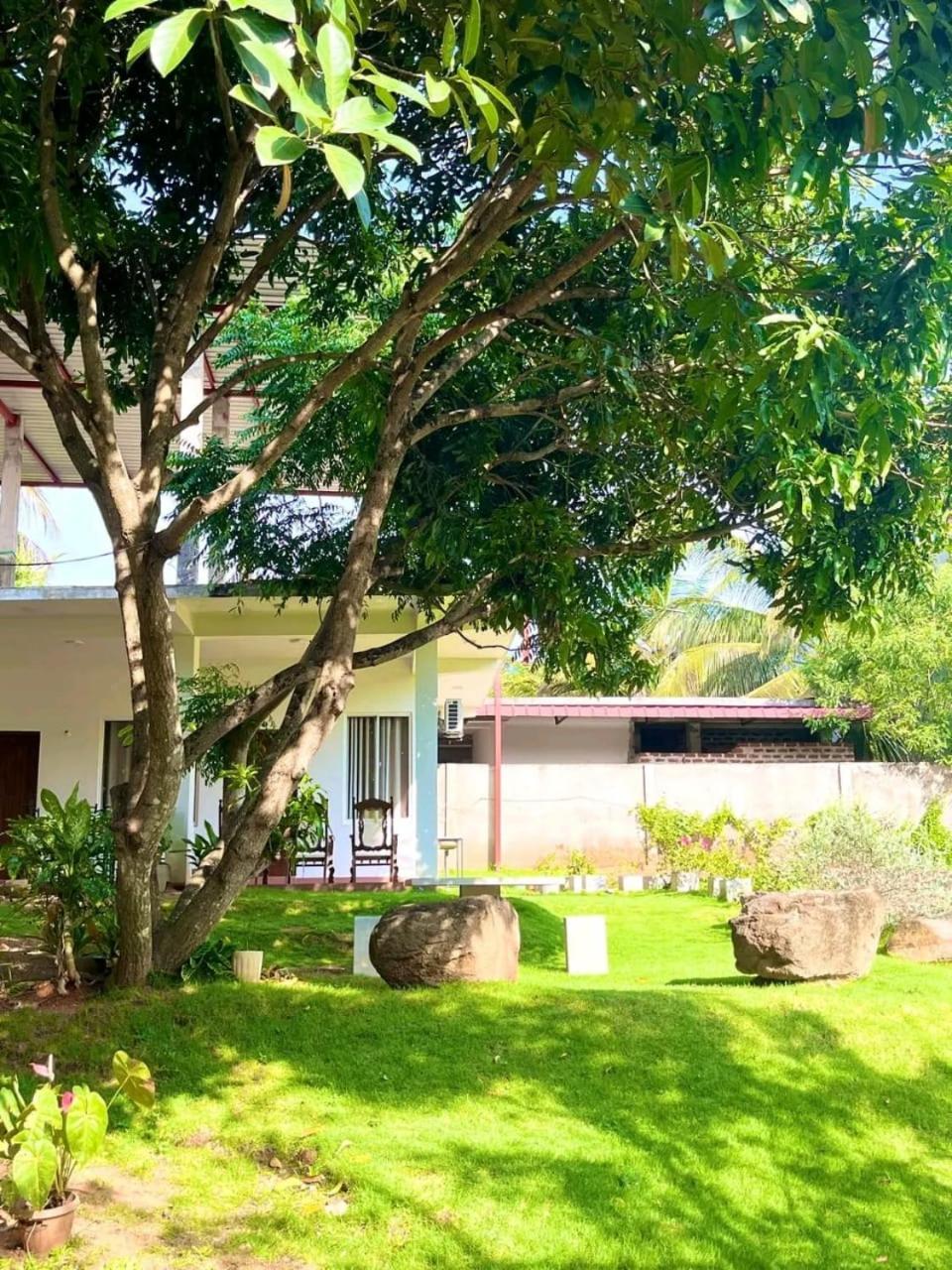 Golden Residence Anuradhapura Exterior foto