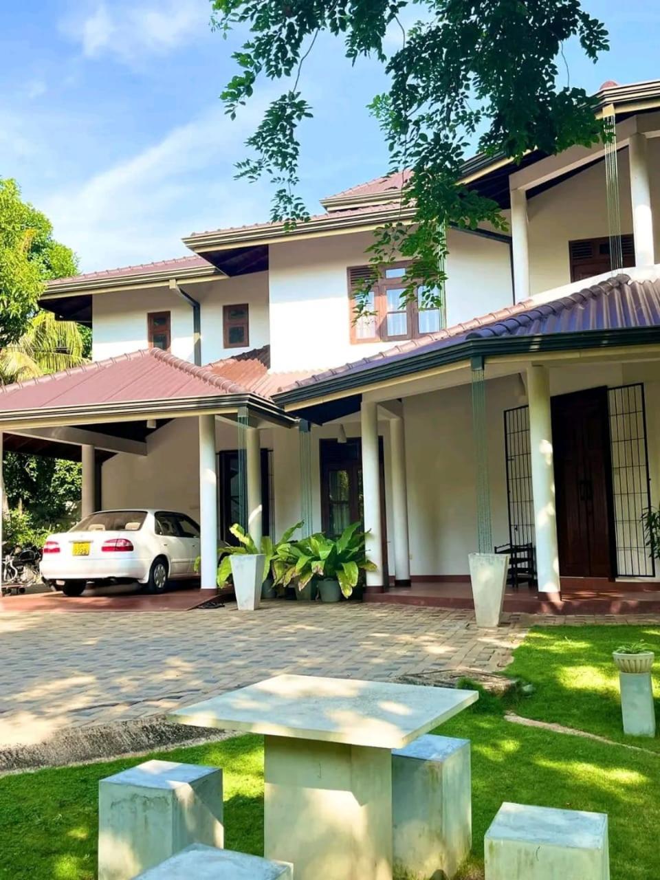 Golden Residence Anuradhapura Exterior foto