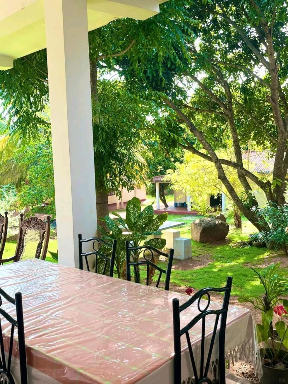 Golden Residence Anuradhapura Exterior foto